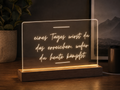LED Acrylschild "Eines Tages wirst du das erreichen, wofür du heute kämpfst" – Motivations-Deko